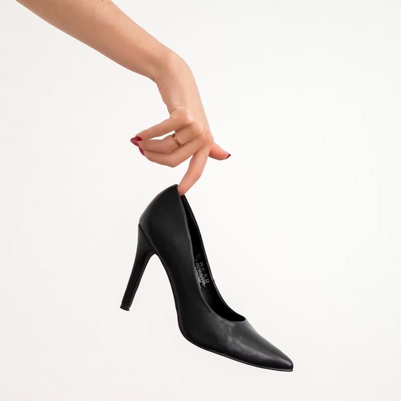 high heeled-shoes