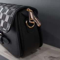 کیف زنانه چرم طبیعی دستی و دوشی 887 جزئیات