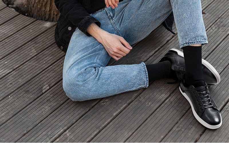 کفش چرم با شلوار لی